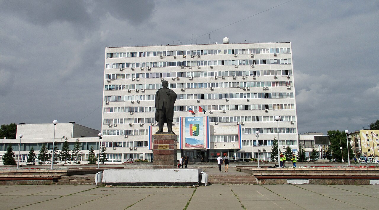 17 августа 2021. Здание городской администрации в Центральном жилом районе.