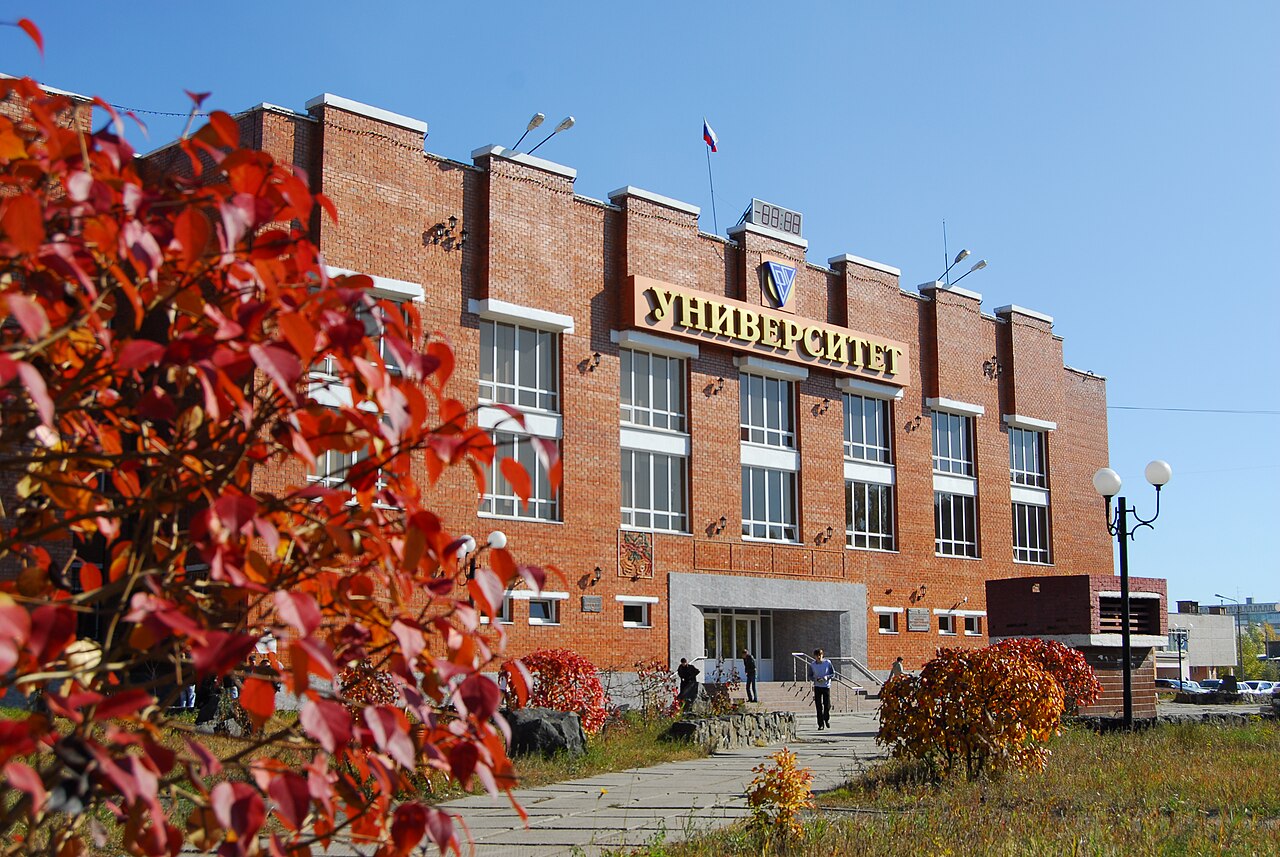 28 сентября 2010. Третий корпус Братского государственного университета в Энергетике.