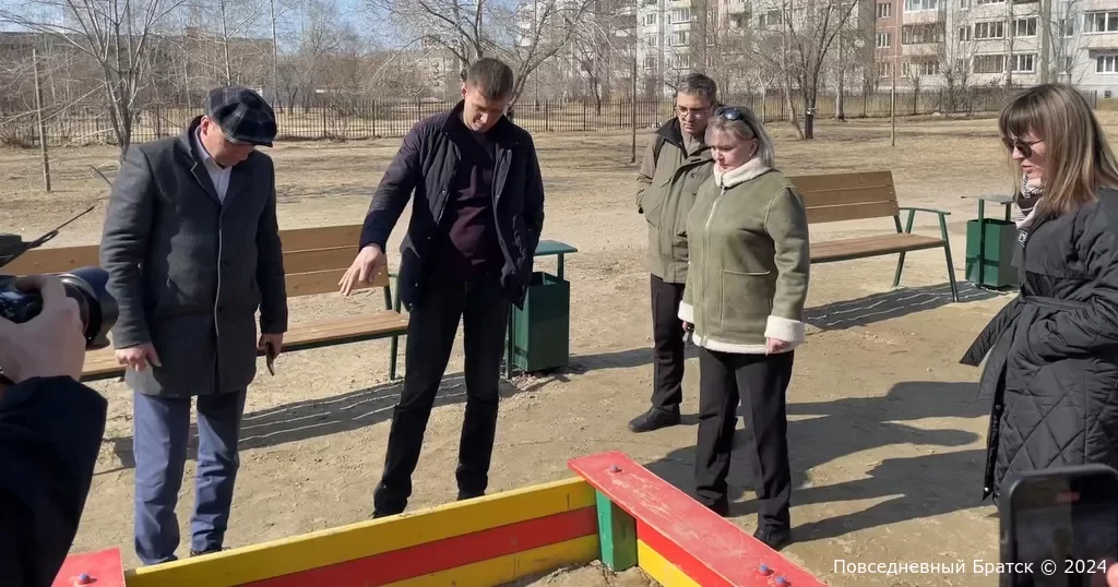 Подрядчик гарантирует завершение работ по благоустройству детской площадки на Советской в Братске